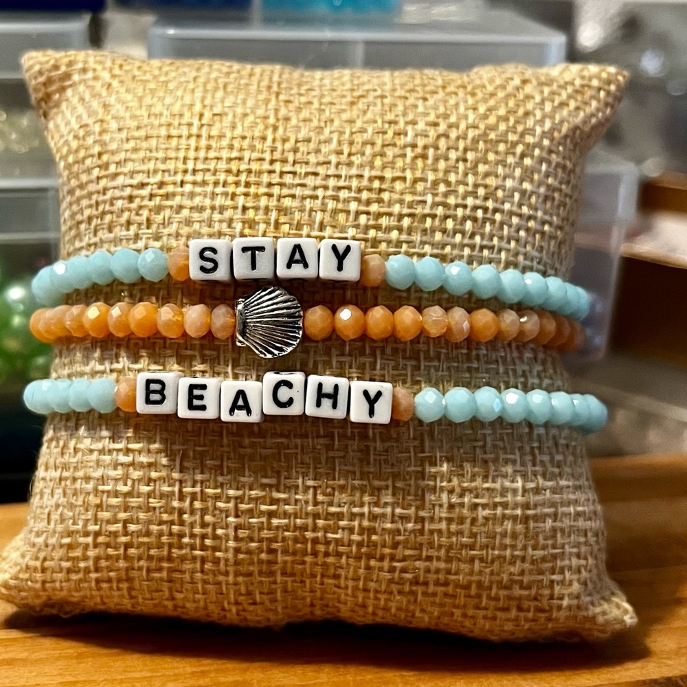 ⭐️sale⭐️ end of summer clearance 🚨 Stay Beachy 🌊 stretch bracelets 🐚